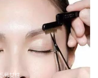 眉型為什么很奇怪？眉頭沒畫好