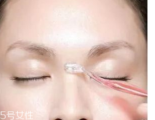 眉型為什么很奇怪？眉頭沒畫好