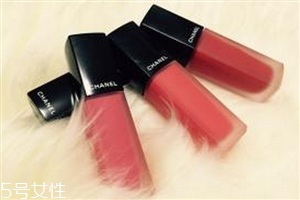 香奈兒炫亮魅力印記唇釉哪個(gè)色號(hào)好看？質(zhì)感超棒