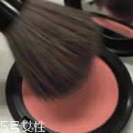 腮紅怎么涂才能避免成為福娃？這些方法要記牢