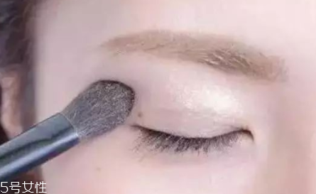 兔子腮紅怎么畫才可愛？中年少女必備腮紅畫技