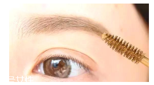 2018奶茶妝怎么畫？偽素顏撩漢妝容畫法