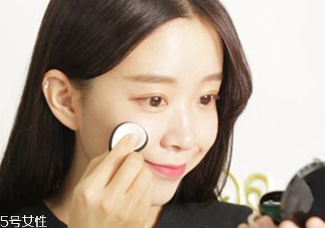 2018奶茶妝怎么畫？偽素顏撩漢妝容畫法