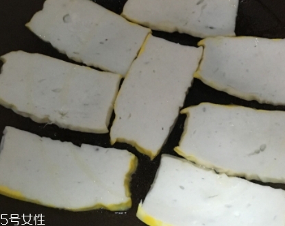 魚糕怎么烹飪好吃？成品魚糕做法多