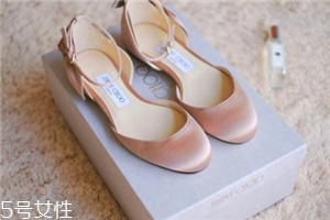 jimmy choo是哪個國家的牌子？每個女人都應(yīng)該擁有的高跟鞋