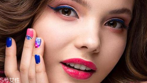 黑皮膚用什么顏色的腮紅？腮紅的作用