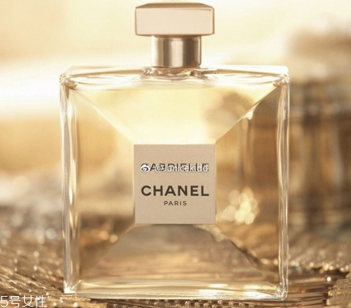香奈兒嘉柏麗香水多少錢一瓶？女人最愛的香奈兒香水推薦