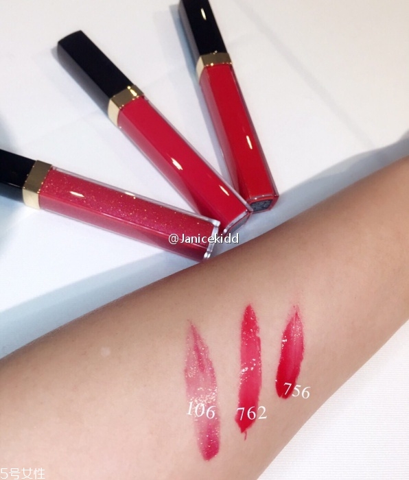 香奈兒可可小姐唇露748什么色？香奈兒水晶糖光透唇釉全試色