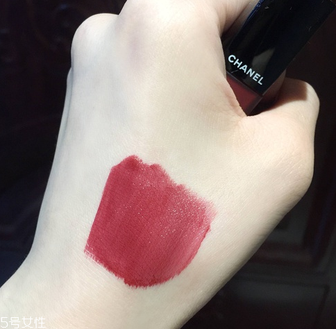 香奈兒新款唇釉154好用嗎？最火的色號