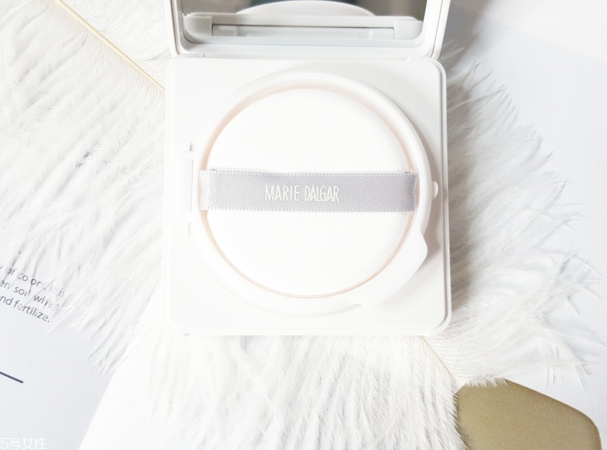 瑪麗黛佳底妝產(chǎn)品哪款好用？化妝包里必帶款