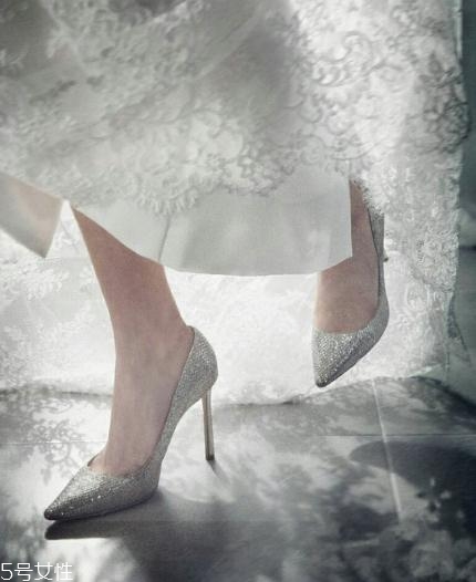 jimmy choo是奢侈品嗎？穿著不會痛的高跟鞋