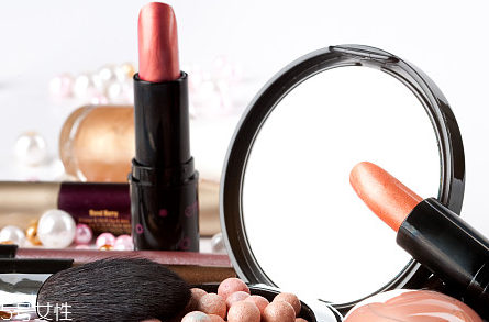 網(wǎng)購卸妝水凍成冰坨，化妝品該怎么保存？