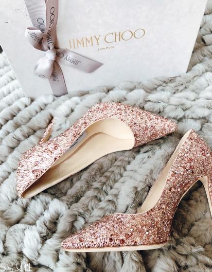 jimmy choo鞋子好穿嗎？高跟鞋界的傳奇之作