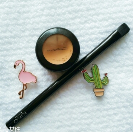 2018遮瑕刷什么牌子好？遮瑕膏的好搭檔