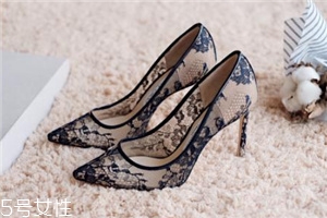 jimmy choo要貼鞋底嗎？優(yōu)雅奢華女王范兒