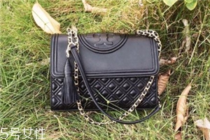 tory burch包包貴嗎？輕奢界的時尚女王