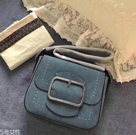 tory burch包包貴嗎？輕奢界的時尚女王