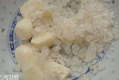 止咳藥水一次喝多少？過量會(huì)產(chǎn)生幻覺