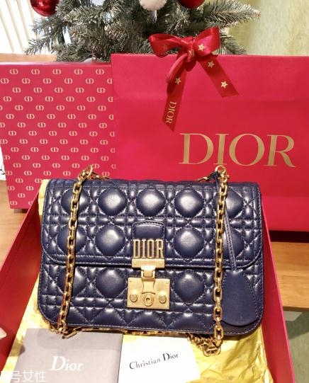 迪奧包包一般多少錢？明星天后出街必備款