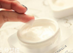 抗老眼霜年輕人可以用嗎？不管多大年齡都可以用