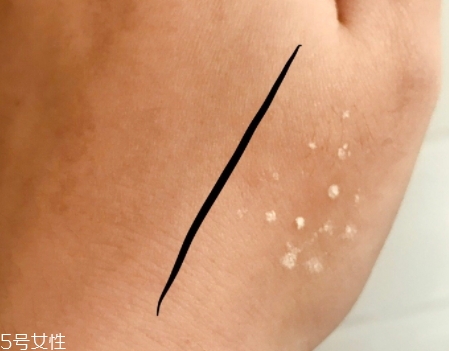 散粉可以補(bǔ)妝和定妝嗎？從散粉的功效來(lái)說(shuō)