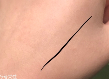 散粉可以補(bǔ)妝和定妝嗎？從散粉的功效來(lái)說(shuō)