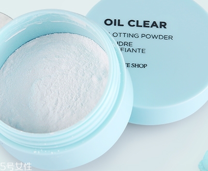 散粉可以補(bǔ)妝和定妝嗎？從散粉的功效來(lái)說(shuō)