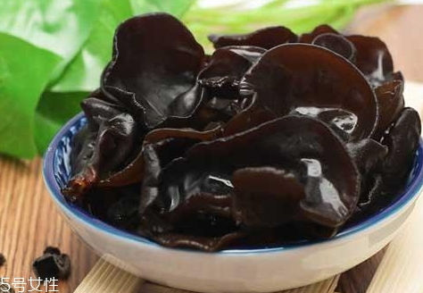 薺菜包餃子需要焯水嗎？小心有苦澀的味道