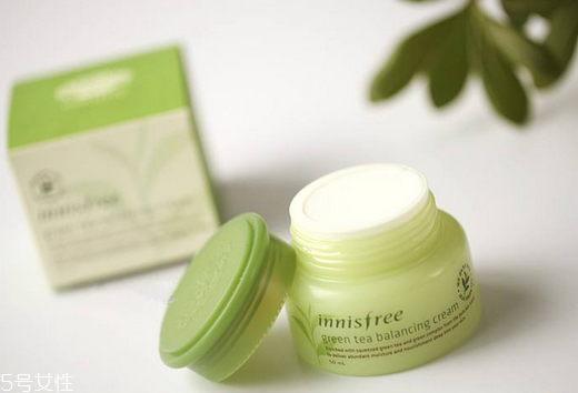 悅詩(shī)風(fēng)吟面霜好用嗎？正確的時(shí)間使用面霜更好