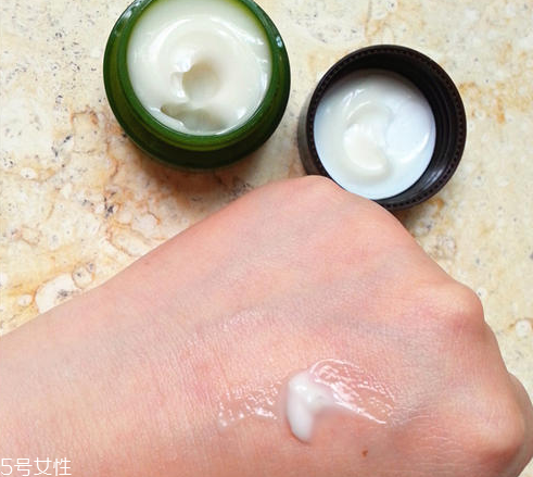 悅詩(shī)風(fēng)吟面霜好用嗎？正確的時(shí)間使用面霜更好