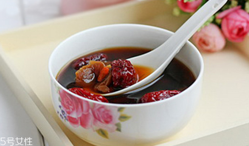 赤砂糖就是紅糖嗎？教你辨別真假紅糖