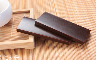 阿膠可以和紅糖一起吃嗎？煮紅糖水要放多少紅糖？