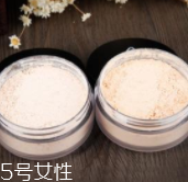 散粉取粉用什么好？粉撲和化妝刷要配合使用