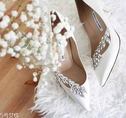 manolo blahnik鞋子怎么樣？女人一生中必買(mǎi)的高跟鞋