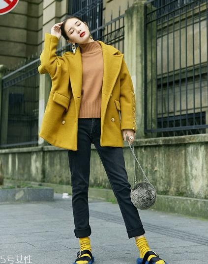 姜黃色大衣怎么搭配？塑造迷人好氣色