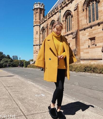 姜黃色大衣怎么搭配？塑造迷人好氣色
