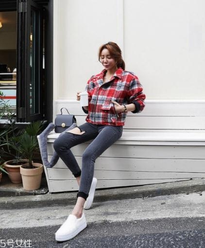 短款格子外套怎么搭配？各種風格隨意切換