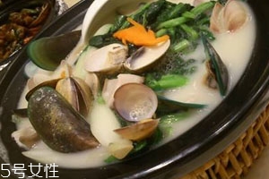 魚(yú)湯可以和菠菜一起吃嗎 搭配促進(jìn)吸收 魚(yú)湯可以和菠菜一起吃嗎 搭配促進(jìn)吸收