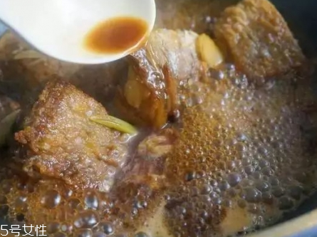 如何燉魚(yú)好吃又簡(jiǎn)單？最簡(jiǎn)單的燉魚(yú)方法介紹