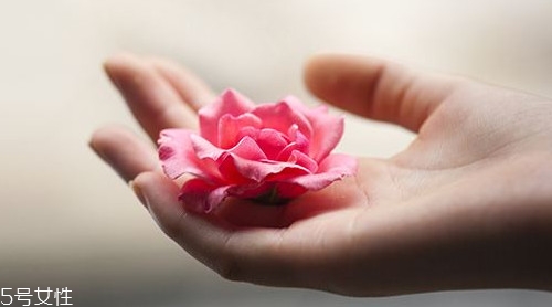 做家務(wù)竟能防卵巢癌？卵巢癌的早期癥狀