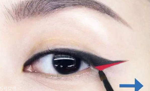 新手適合眼線液還是眼線筆？史上最全眼線誤區(qū)