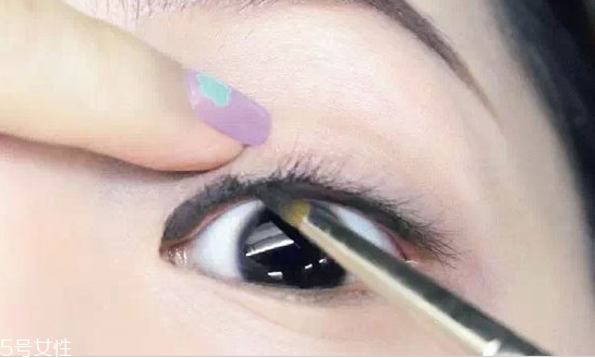 新手適合眼線液還是眼線筆？史上最全眼線誤區(qū)