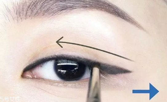 新手適合眼線液還是眼線筆？史上最全眼線誤區(qū)
