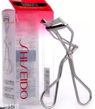 睫毛夾可以夾下睫毛嗎？比較考驗手法