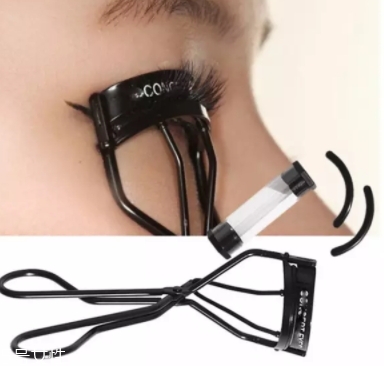 睫毛夾可以夾下睫毛嗎？比較考驗手法