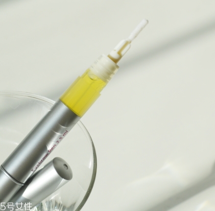 睫毛增長(zhǎng)液會(huì)掉睫毛嗎？欲速則不達(dá)