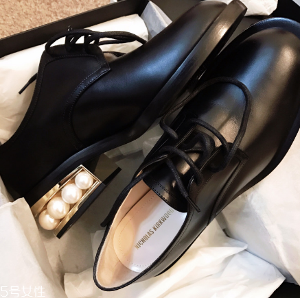 nicholas kirkwood是幾線品牌？舒適個(gè)性兩不誤