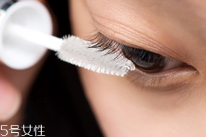 睫毛增長液會反彈嗎？害怕重新變短