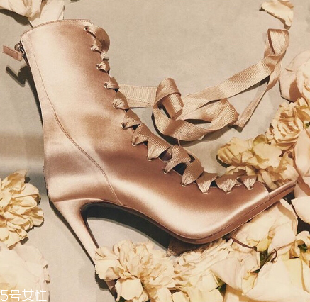 tabitha simmons是奢侈品嗎？紅毯上最常見的高跟鞋