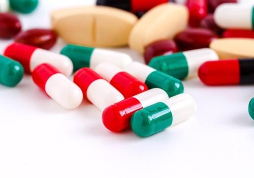 阿莫西林可以空腹吃嗎？飯前飯后很重要